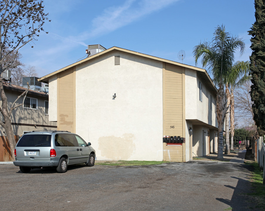 516 28th St in Bakersfield, CA - Building Photo