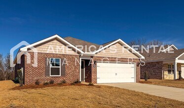 396 Jackson Pt Cir in Huntsville, AL - Building Photo - Building Photo