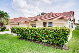 16262 NW 9th Dr in Pembroke Pines, FL - Building Photo - Building Photo