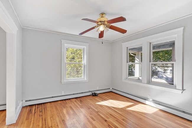 26 Felton Pl, Unit #1 in Melrose, MA - Building Photo - Building Photo