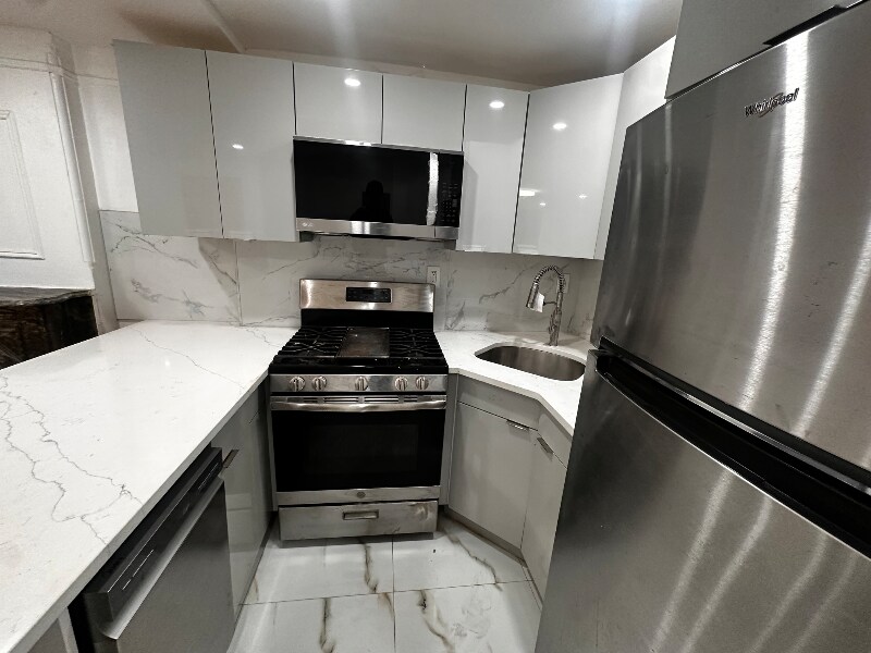 146 Macon St in Brooklyn, NY - Building Photo