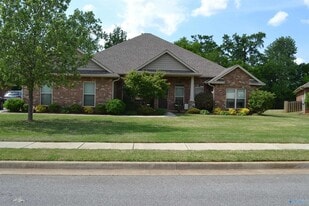 104 Rushing Brook Dr in Madison, AL - Building Photo