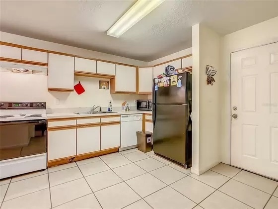 property at 106 W Minneola St