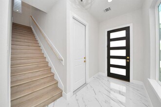 5908 St Augustine St in Houston, TX - Building Photo - Building Photo