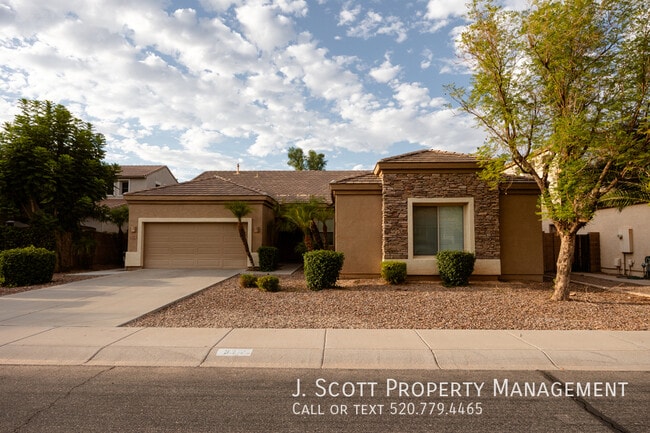 property at 3312 E Bluebird Pl