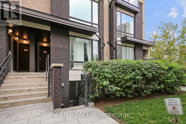 property at 30 Fieldway Rd