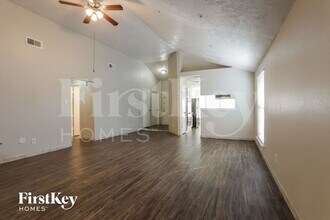 10434 Lazy Meadows Dr in Houston, TX - Building Photo - Building Photo