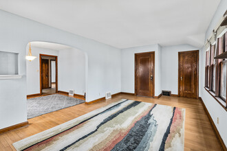 4531 N Morris Blvd in Shorewood, WI - Building Photo - Building Photo