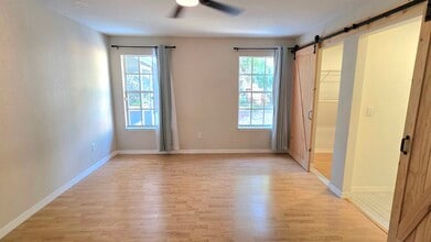 325 E Plymouth Ave in DeLand, FL - Foto de edificio - Building Photo