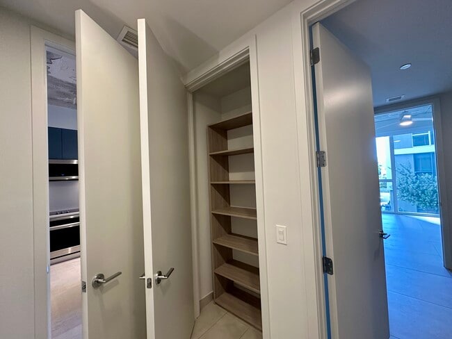 108 NW 27th St, Unit A2 in Miami, FL - Building Photo - Building Photo