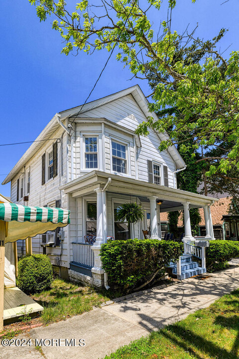 59 Kingsley Pl in Ocean Grove, NJ - Building Photo