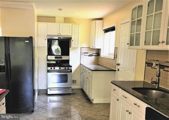 7724 Harwood Pl in West Springfield, VA - Building Photo - Building Photo
