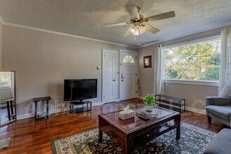 4 Long Hill St in Greenville, SC - Building Photo - Building Photo
