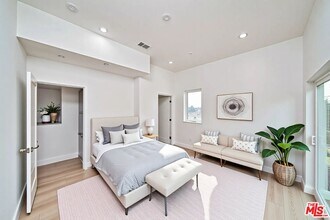 1108 Queen Anne Pl in Los Angeles, CA - Building Photo - Building Photo