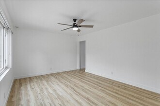 1033 Central Ave in Alameda, CA - Building Photo - Building Photo