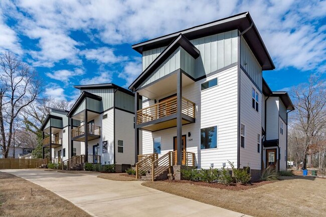 1324 E Lenoir St in Raleigh, NC - Foto de edificio - Building Photo