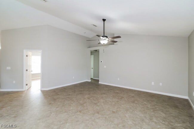 2556 Traverse Ave in North Port, FL - Building Photo - Building Photo