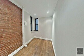 Murray Hill – No Fee + Roof Deck, Renovate in New York, NY - Building Photo - Building Photo