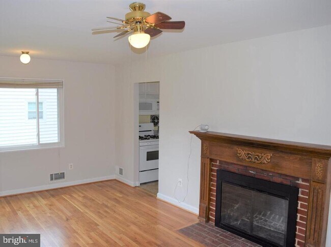 146 S French St in Alexandria, VA - Building Photo - Building Photo