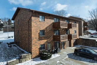 Hawkeye Apartments in Dubuque, IA - Foto de edificio - Building Photo