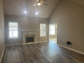 4237 Trenton Rd in Clarksville, TN - Building Photo - Building Photo