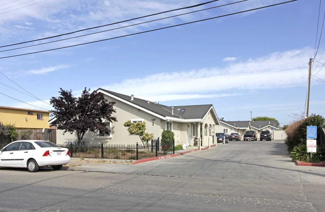 729-733 Elkington Ave in Salinas, CA - Foto de edificio