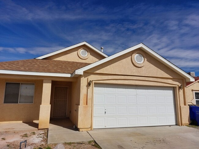 property at 5001 Cll Verde