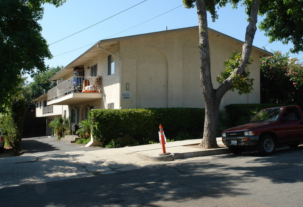 318 W Islay St in Santa Barbara, CA - Building Photo