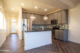 1270 E Curry Rd in Tempe, AZ - Building Photo