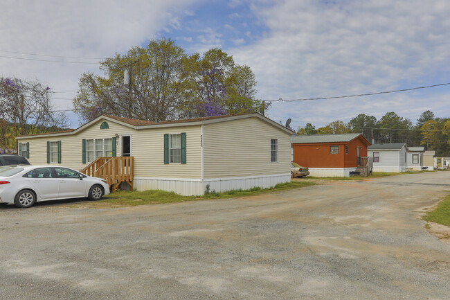 727 Greenville St in Pendleton, SC - Foto de edificio - Building Photo