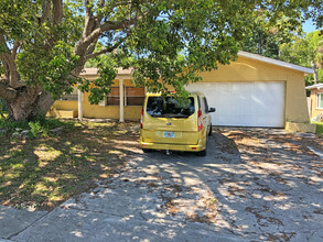 2307 E Osborne Ave in Tampa, FL - Building Photo - Building Photo