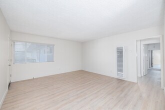 Pacific Lanai Apartments in Manhattan Beach, CA - Foto de edificio - Interior Photo