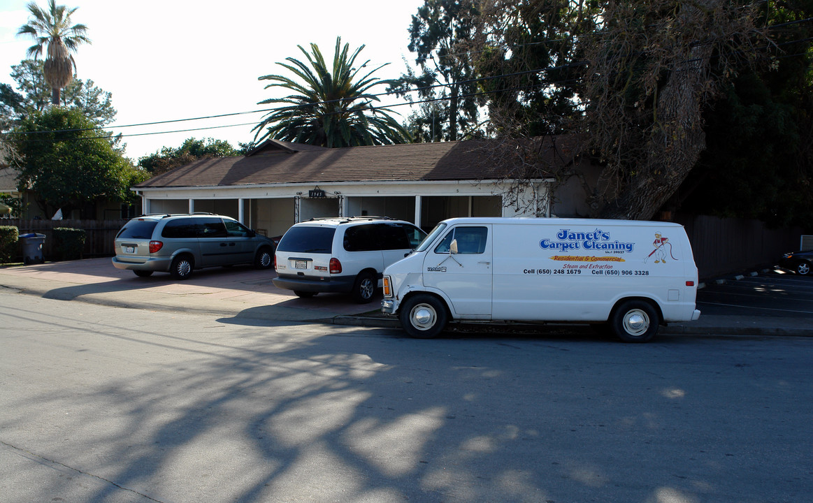 1945 Gamel Way in Mountain View, CA - Building Photo