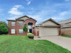 8324 Prairie Rose Ln in Fort Worth, TX - Building Photo