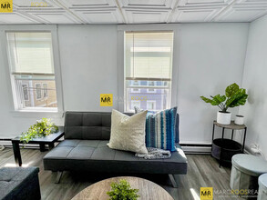 158 Everett St, Unit 3 in Boston, MA - Building Photo - Building Photo