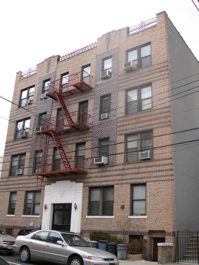 34-12 29th St in Long Island City, NY - Building Photo - Building Photo