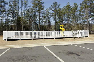 Hallmark Talladega in Talladega, AL - Foto de edificio - Building Photo