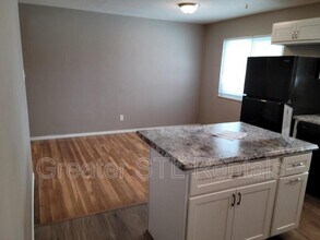 4854 Plum Tree Cir in Hazelwood, MO - Building Photo - Building Photo