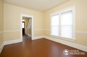 34 W Oakland Ave in Columbus, OH - Building Photo - Building Photo