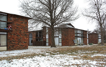 Oak Park in Muskogee, OK - Building Photo - Building Photo