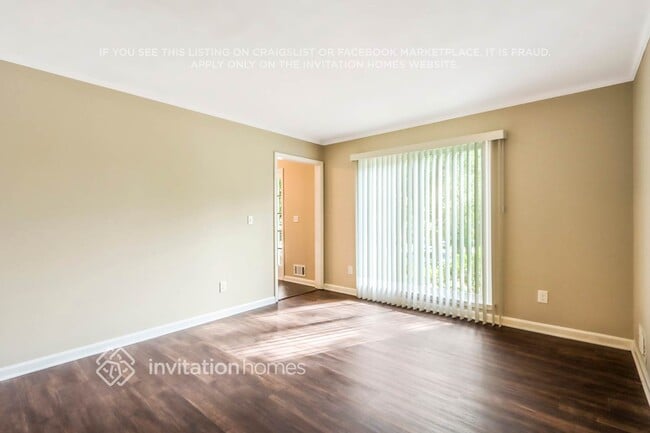 677 Royal Abbey Dr in Stone Mountain, GA - Building Photo - Building Photo