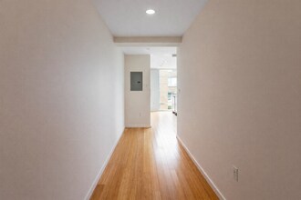 1 Earhart St, Unit 1 Earhart St. #523 in Cambridge, MA - Building Photo - Building Photo