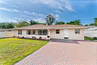 2108 Outer Dr in Sarasota, FL - Building Photo - Building Photo