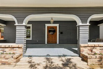 826 Woodlawn Ave in Dallas, TX - Building Photo - Building Photo