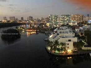 400 Kings Point Dr, Unit 1112 in Sunny Isles Beach, FL - Building Photo - Building Photo