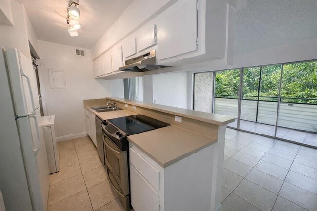 5332 NE 6th Ave, Unit G12 in Fort Lauderdale, FL - Building Photo - Building Photo