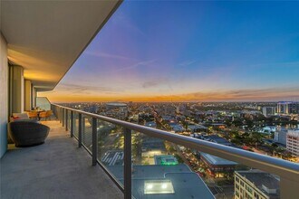 400 Central Ave, Unit 2102 in St. Petersburg, FL - Foto de edificio - Building Photo