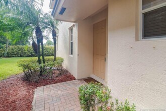 356 SE Bloxham Way in Stuart, FL - Building Photo - Building Photo