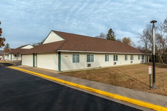 Galloway Apartments in Menomonie, WI - Building Photo - Building Photo