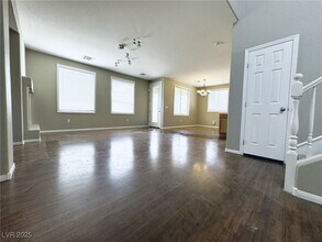 7367 Moores Mill Ct in Las Vegas, NV - Building Photo - Building Photo